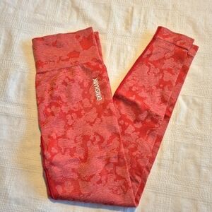 Gymshark women's Medium Adapt Camo Seamless Leggings Pink and red camo VGUC